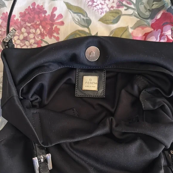 Fendi Authentic Black slouchy Tote shoulder Bag - Picture 7 of 12